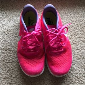 Nike size 9 free neon pink